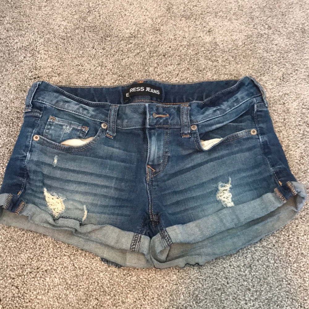 Shorts cuffed distressed denim jean